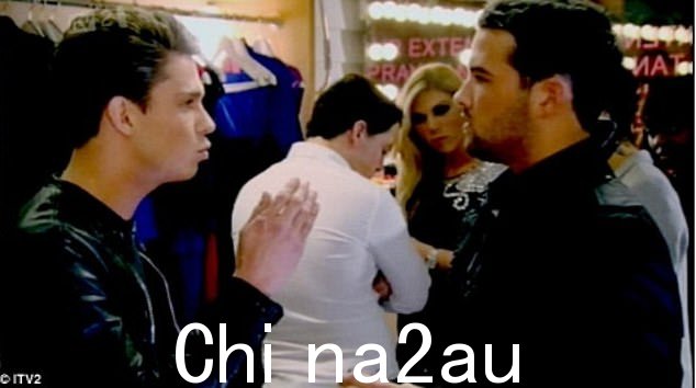 观众会受到屏幕上好的、坏的和丑陋的影响,包括 2012 年 Joey Essex 和 Ricky Rayment 之间臭名昭著的拳击比赛