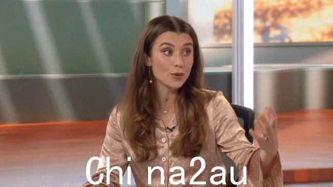 Ms Leach,她也是悉尼大学学生,说她在激进分子营地的同龄人挥舞着与恐怖组织塔利班有关的旗帜。图片:澳大利亚天空新闻