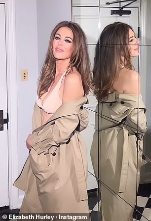 伊丽莎白在 Instagram 上分享视频时写道:“每当我和@ellenvonunwerth 一起拍摄时,我总是穿着内衣。 Heigh ho'