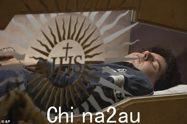 Carlo 还被认为拯救了一名患有罕见胰腺疾病的男孩