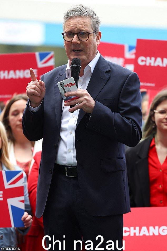 Keir Starmer 在普里斯特菲尔德体育场举行的工党大选竞选活动中发表讲话