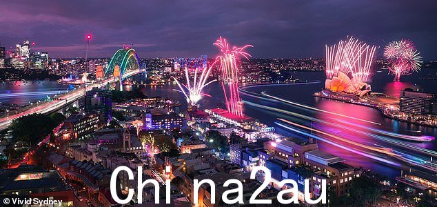 由于中央商务区大部分地区的道路将关闭,因此敦促游客使用公共交通工具往返城市