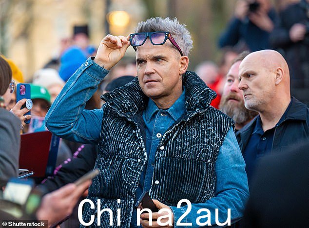 罗比·威廉姆斯 (Robbie Williams) 在中学时的所有 GCSE 考试均未通过