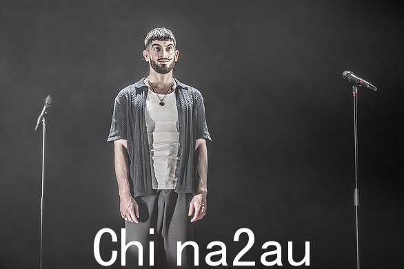 Nima Taleghani (如图) 饰演 Benvolio