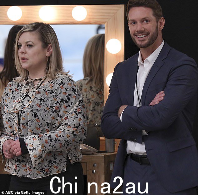 Kirsten Storms 与 Johnny Wactor 在综合医院片场