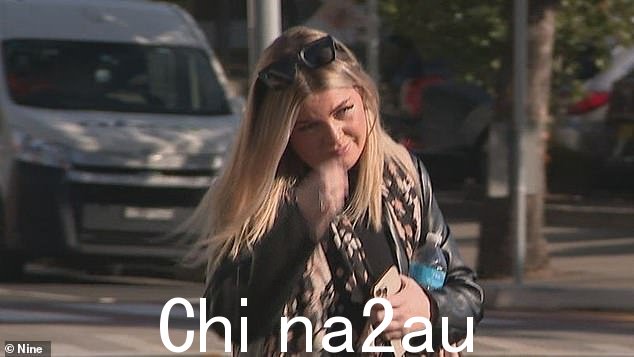 Amber Clavell 被指控与 27 岁的银行抢劫犯马克·肯尼迪有染,入狱并据称怀孕了