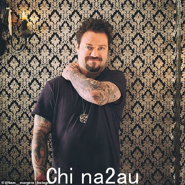 据 TMZ 报道,这位 44 岁的陷入困境的 Jackass 明星周二在新墨西哥州索科罗县第三次走上红毯