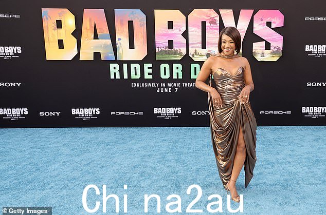然而,尽管有这种不祥的预感,她说她仍然想成为一名艺人,为世界带来积极的影响