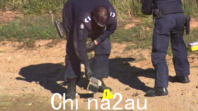 警方在寻找萨曼莎·墨菲尸体时在水坝附近发现了两件感兴趣的物品图片:9News