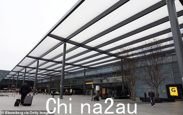 蒂姆爵士表示,他最近从 3 号航站楼出发时经历了一次“令人沮丧的经历”(如图),并相信老板们将股东的利益置于企业利益之上