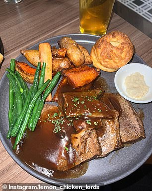 它忠实地遵循英国经典,每周每天 23 美元提供肉、蔬菜和约克夏肉汁和辣根