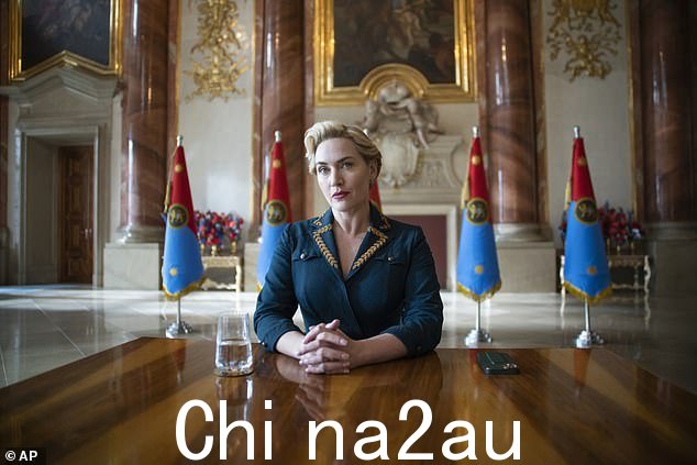 奥斯卡奖得主在 HBO 讽刺剧中饰演虚构的独裁者总理埃琳娜·弗纳姆 (Elena Vernham),她冒着让虚构的欧洲国家陷入内战的风险