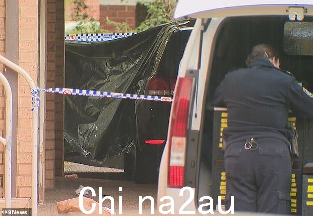 尽管医护人员竭尽全力,一名 36 岁男子仍当场死亡(如图)