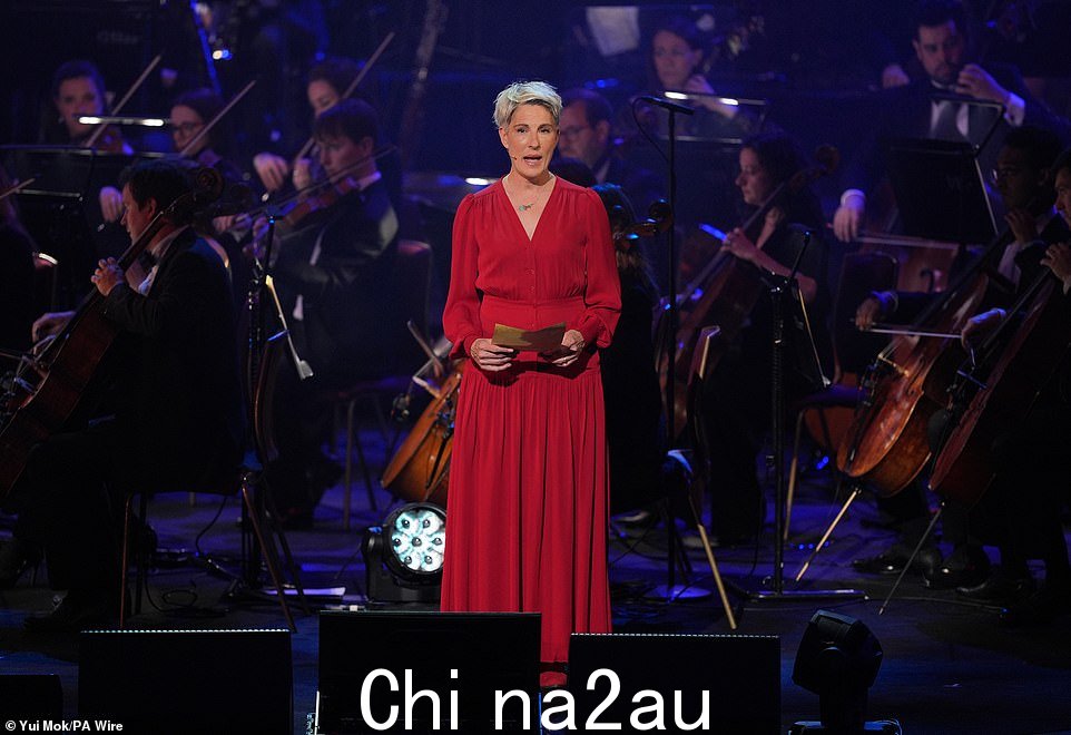 Tamsin Greig 在情感事件期间读到一封来自二战的信