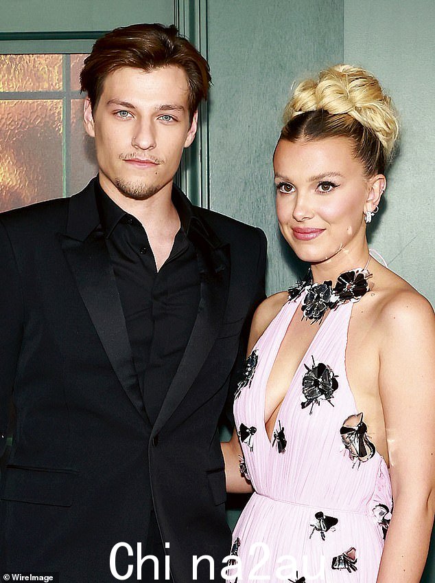Jake Bongiovi 和 Millie Bobby Brown,上个月于 2022 年纽约结婚