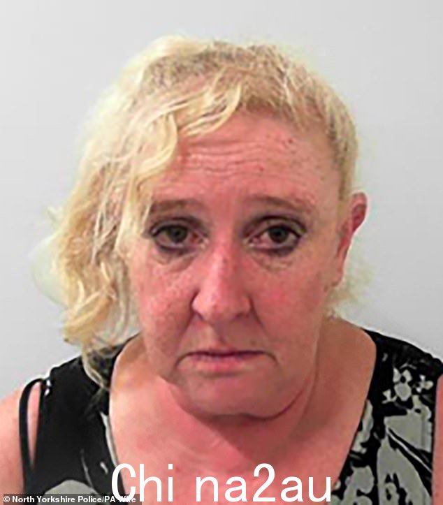 Denise Povall,61 岁,来自约克郡里彭,因性虐待一名 10 岁男孩而被判入狱八年