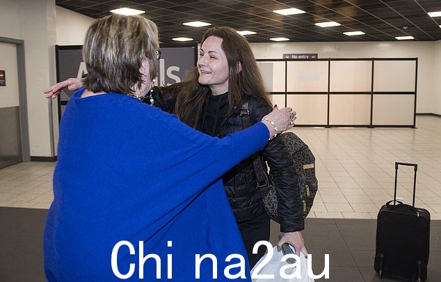 Jenni 两年前抵达卢顿机场时第一次见到乌克兰难民 Zoriana