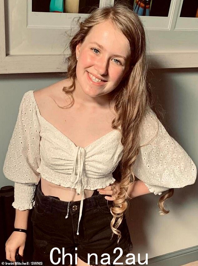 Annabel Greenhalgh,11 岁,来自沃里克,在被诊断患有便秘并出院回家数小时后死亡