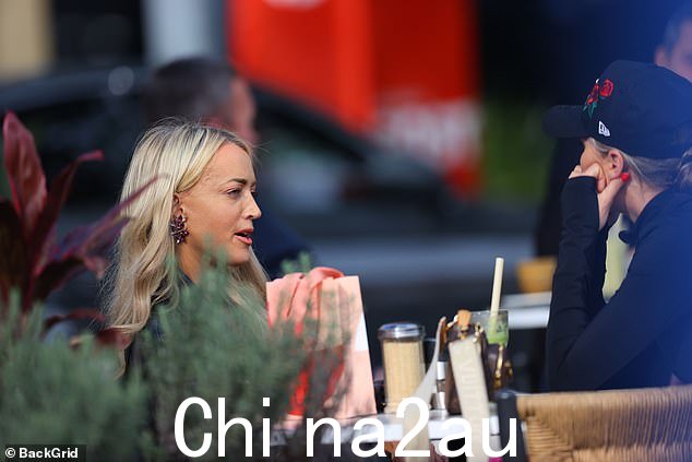 '因为她提出了这一点,我的意思是,她是第七人格,他们认为她会主持那个节目或解说那个节目,”杰基说,同时坚称这不是case