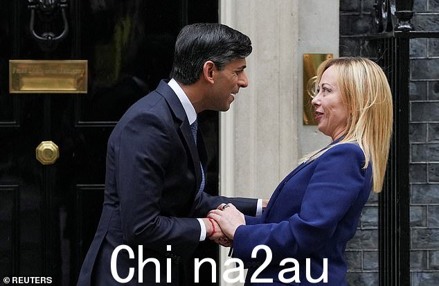 英国首相里希·苏纳克于2023年4月27日在英国伦敦唐宁街欢迎意大利总理乔治亚·梅洛尼
