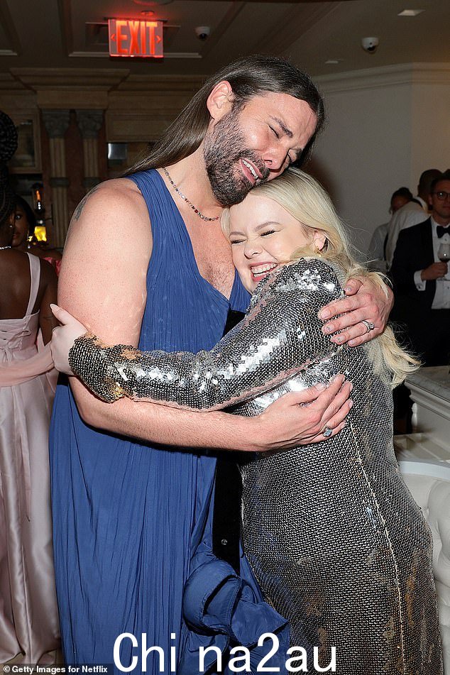 Jonathan Van Ness 和 Nicola Coughlan 出现在纽约 Brigerton After Party 上