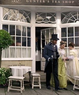 2022 年,业主莱拉·阿瑟 (Layla Arthur) 和艾米丽·撒切尔 (Emily Thatcher) 告诉 BBC,他们看到更多的客流量仅仅是因为他们的位置