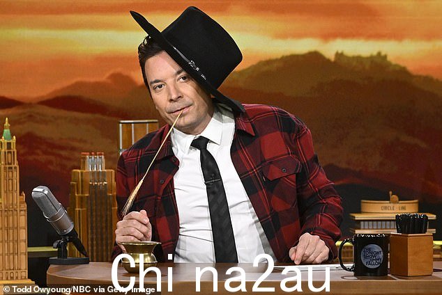 他们在滚石杂志的一篇文章中声称,法伦以“爆发”和“嘶嘶作响”而闻名,迫使员工在“哭泣室”哭泣,导致其中一些人产生自杀念头” class=