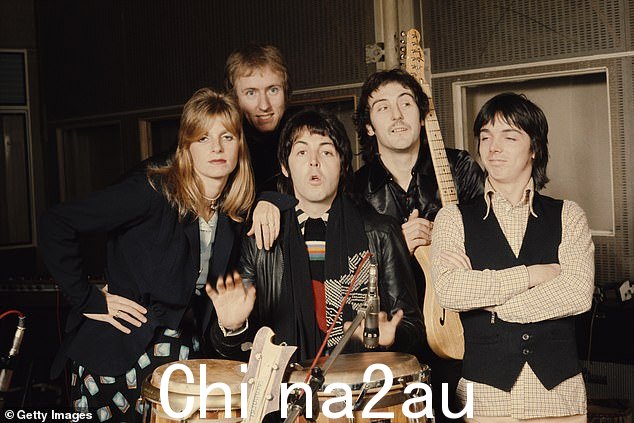 到 1974 年夏天,即披头士乐队解散四年后,保罗·麦卡特尼(如图中)终于重新掌舵一支正在走向成功的乐队