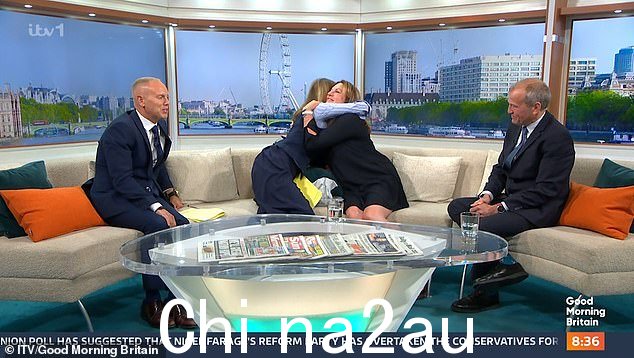 凯特·加拉威 (Kate Garraway) 在周五的早安英国节目中安慰巴纳比·韦伯 (Barnaby Webber) 的母亲时强忍泪水