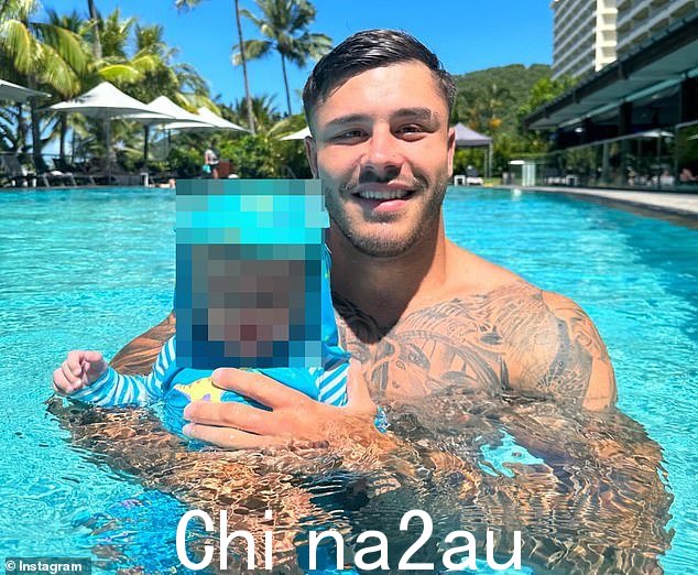 据报道,Cronulla Juniors 官员直到一张照片在社交媒体上疯传才知道这些纹身