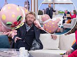 Noel Edmonds 发誓在 GMB 上直播,饰演他的 90 年代 House Party 伙伴 Blobby 先生在一段非常混乱的片段中摧毁了演播室 - 让主持人 Susanna Reid 被迫道歉