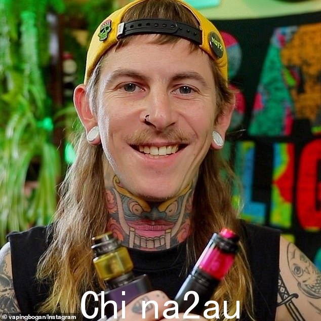 澳大利亚 YouTuber 塞缪尔·帕森斯 (Samuel Parsons),在网上更为人所知的名字是 Vaping Bogan(如图),将与他年轻的家人永久移居英国,以逃避澳大利亚严格的反电子烟法律