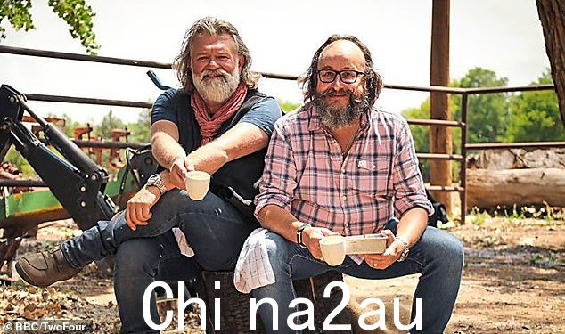 King 和 Myers 在 90 年代相识,在 BBC 和 Channel 5 的一系列节目中以 Hairy Bikers 的身份骑着摩托车环游世界后成为家喻户晓的人物