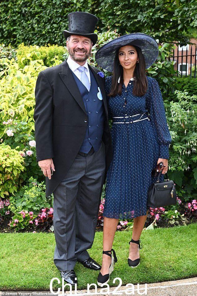 Nick Knowles 和他的未婚妻 Katie Dadzie 今天早上在皇家赛马会亮相时看起来同样聪明