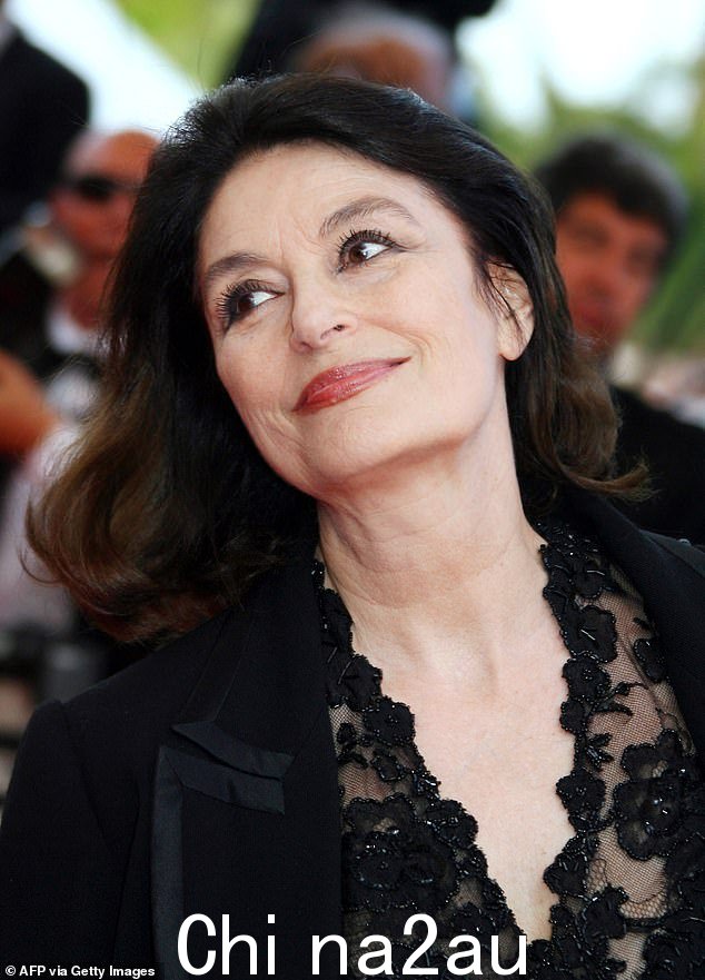 法国银幕明星阿努克·艾梅 (Anouk Aimée) 去世,享年 92 岁。这位因奥斯卡获奖影片《男人和女人》而闻名的女演员于周二去世 ( 2011 年拍摄)