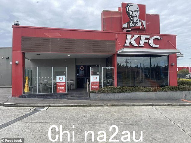 在一家肯德基餐厅(如图)做出了有争议的只接受银行卡付款的决定后,热爱现金的澳大利亚人正在向桑德斯上校宣战