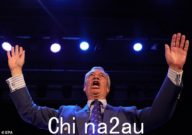 改革党领袖 Nigel Farage 昨天在克拉克顿举行的 Meet Nigel Farage 活动上发表讲话