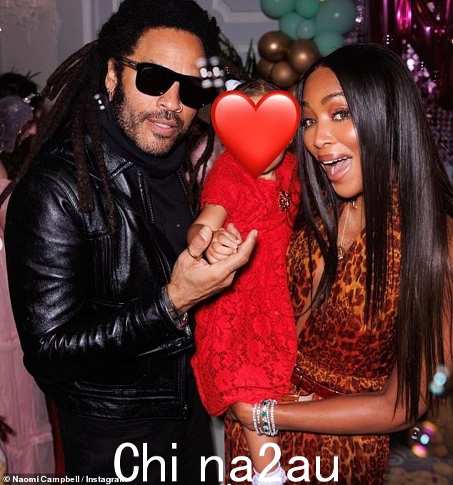 虽然 Umar 是 Naomi 儿子的教父,但 Lenny Kravitz 是她女儿的教父