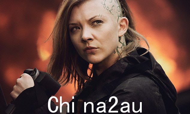 Cressida,由娜塔莉·D饰演奥默,是一个在国会大厦长大,后来成为一名士兵,放弃城市搬迁到第十三区的电影导演
