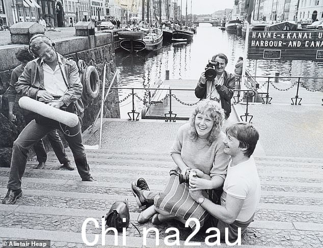 节目组几乎记录了这对年轻夫妇生活的方方面面