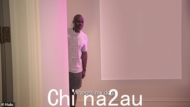 但是布里奇特已经把她的皮毛剪得太短了,当克里斯的男友科里·甘布尔出现时,他们遇到了另一个障碍,他看起来很困惑为什么他们未经通知就在房子里