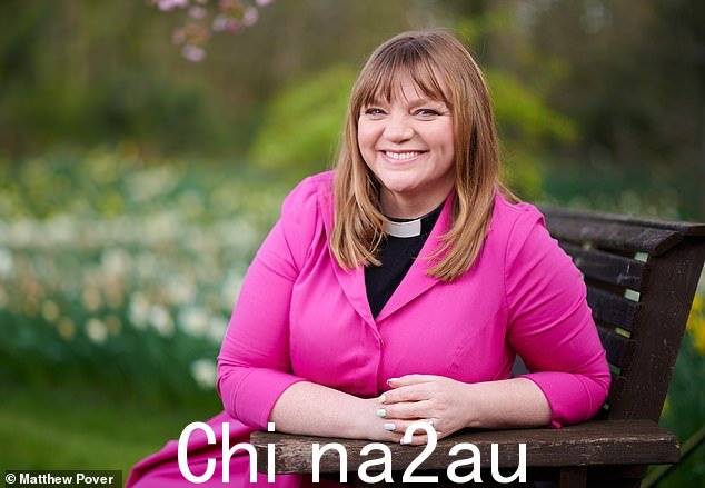 前 Gogglebox 明星 Rev Kate Bottley 对婚礼灾难并不陌生前 Gogglebox 明星 Rev Kate Bottley 对婚礼灾难并不陌生