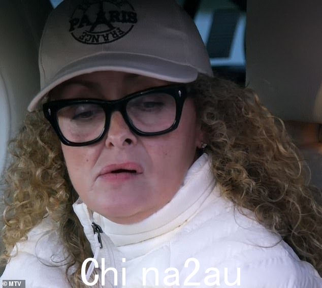 Roxanne 指出她也在尝试应对自己的过去,包括“一些你无法从课堂上回来的创伤” =