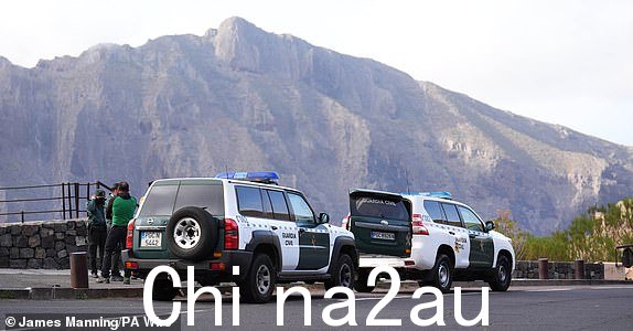 特内里费岛马斯卡村附近的国民警卫队成员,来自兰开夏郡奥斯瓦尔德威斯尔的 19 岁失踪英国青少年杰伊·斯莱特的搜寻工作仍在继续。图片日期:2024 年 6 月 21 日星期五。宾夕法尼亚州照片。斯莱特最后一次听到消息是在周一早上,当时他正与在西班牙加那利群岛特内里费岛举行的 NRG 音乐节上认识的人住在一起,试图步行返回住处,但错过了公交车。阅读:James Manning/PA Wire