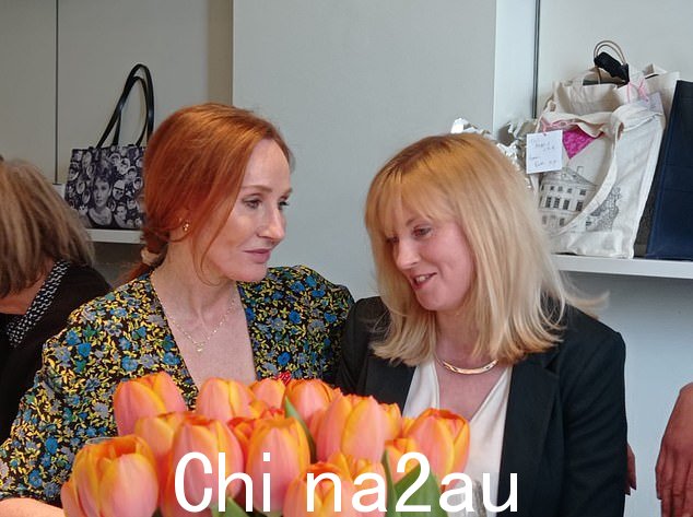 K 罗琳与 Rosie Duffield MP 共进午餐