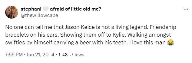 Swift 的粉丝很喜欢在他哥哥的女朋友在伦敦举办的一场音乐会上看到 Jason Kelce