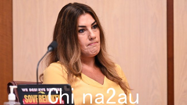 参议员索普使用了参议院估计听证会拷问北方土地委员会(Scrymgour 女士曾任首席执行官)的成员,指控其滥用新冠疫情刺激补助金为 Lingiari 的成员谋取利益。图片:NCA NewsWire/Martin Ollman