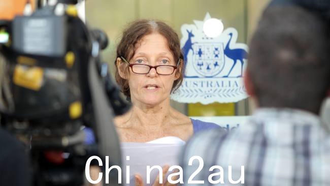 朱利安·阿桑奇的母亲克里斯蒂娜·阿桑奇表示,她“感激”看到儿子获释周二出狱。图片:Mark Cranitch。