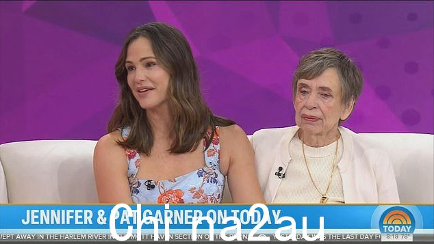 她在《Today with Hoda and Jenna》中告诉 Hoda Kotb 和 Sheinelle Jones:“在这之前的整个月我都陷入了困境。” “每次颁奖典礼,每次决赛,一切,我都哭了,哭了,”她说。“ class=