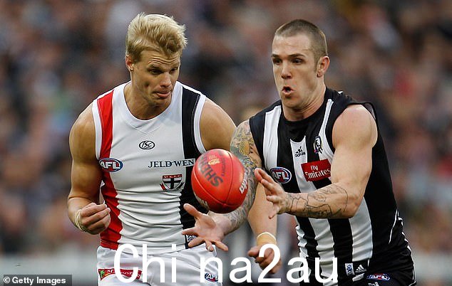 Nick Riewoldt(左图)透露了他最近为何冷落 AFL 名人堂颁奖典礼之夜的原因 - 以及可能令一些足球迷震惊的原因